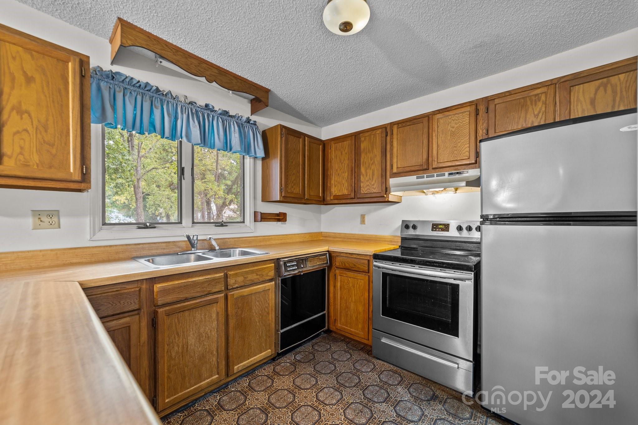 Imperial Point - Residential