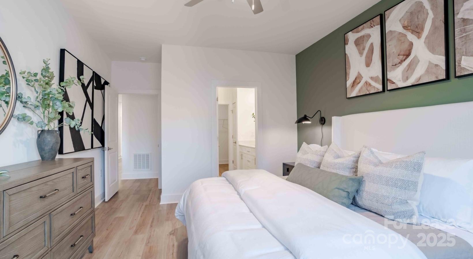 Dallas, North Carolina 28034, United States, 2 Bedrooms Bedrooms, ,2 BathroomsBathrooms,Residential,Active,173364