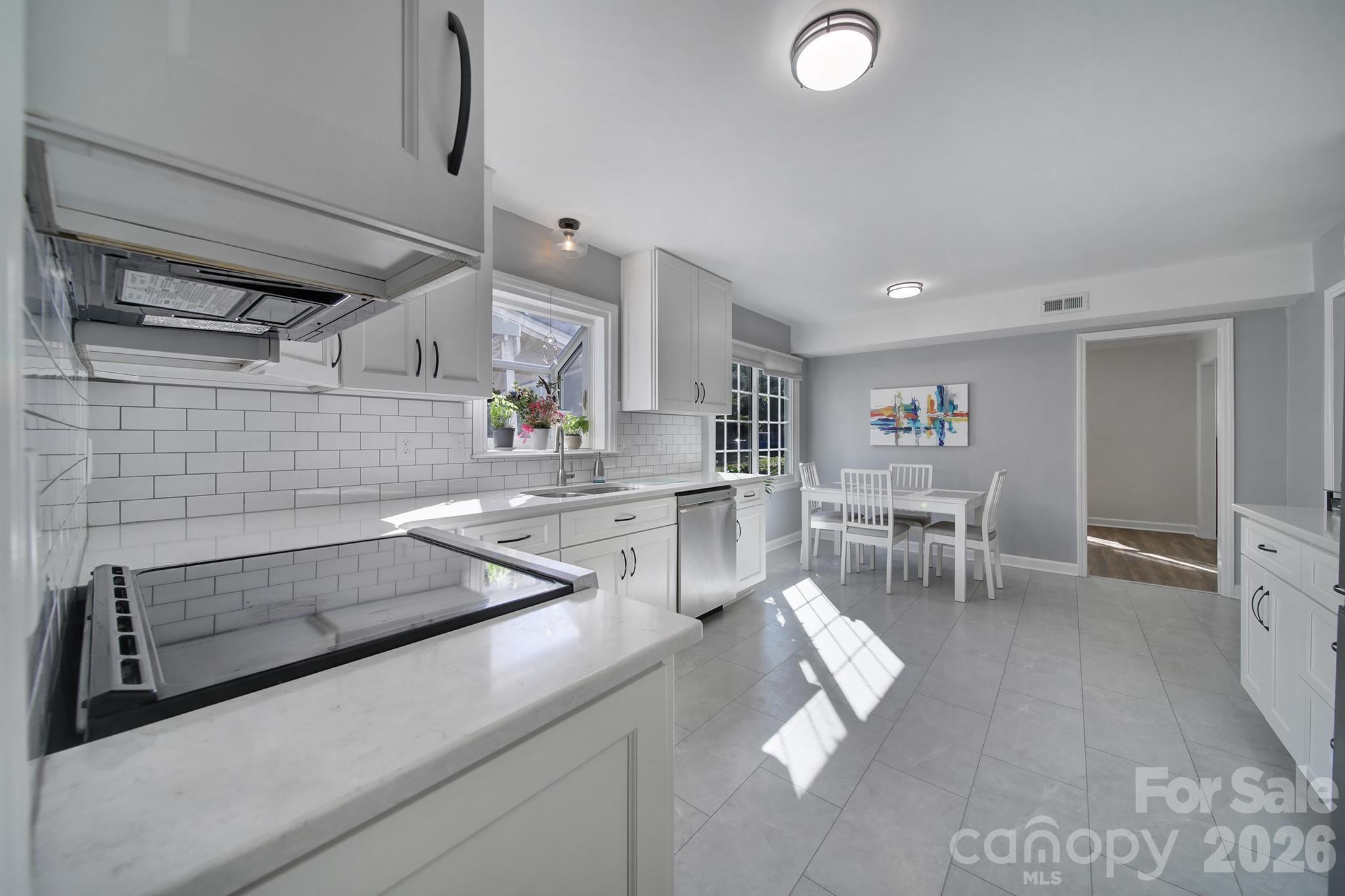 2004 Glouchester Circle