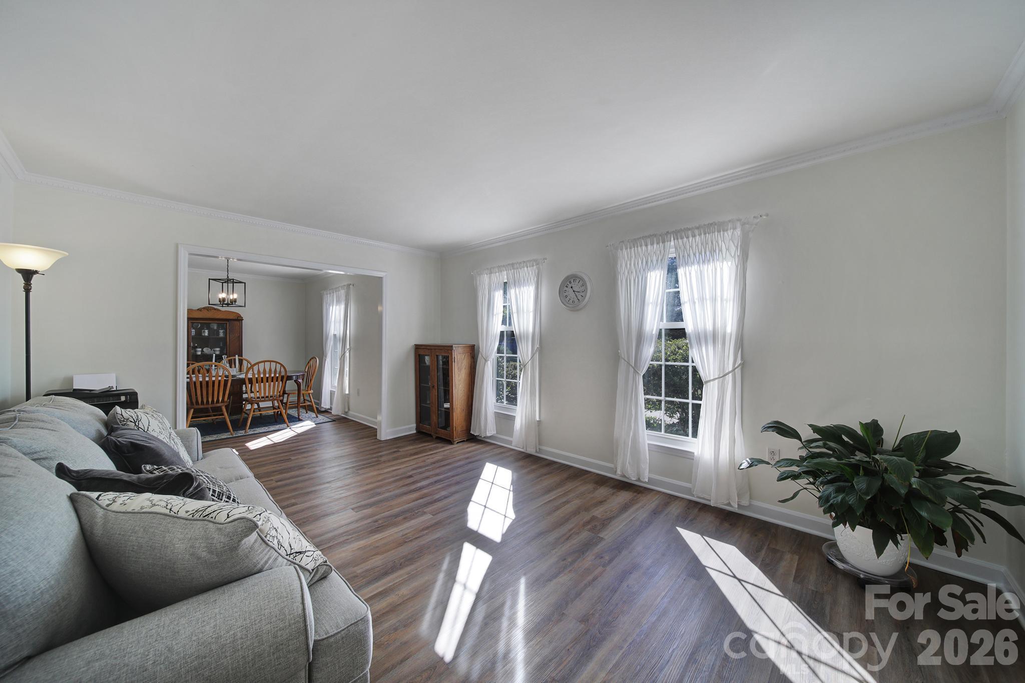 2004 Glouchester Circle