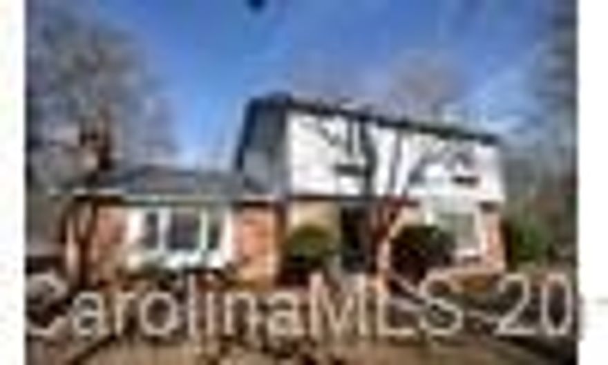 Great Location! Very Convenient to Southpark and Uptown! 4 Bedrooms & 2.5 Bathrooms.