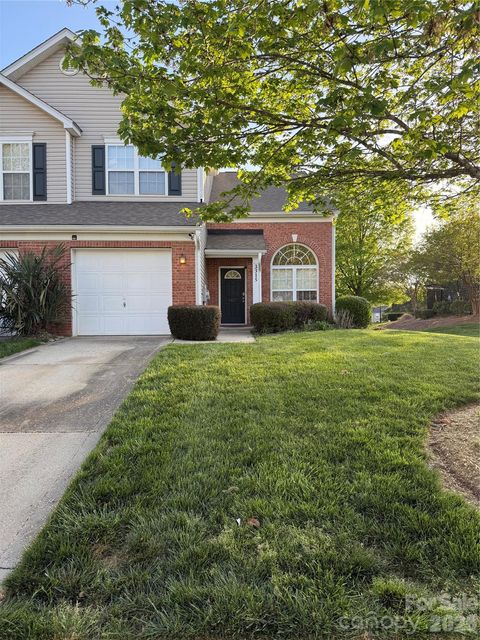Photo of 3315 Summerfield Ridge Lane, Matthews, NC 28105 (MLS # 4365181)