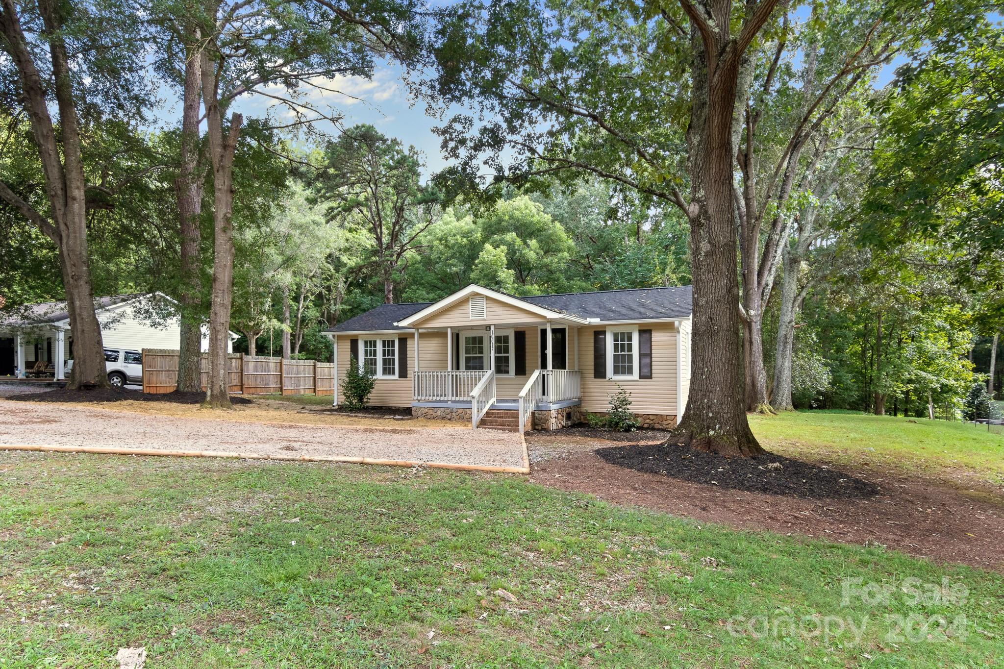 Hunters Pointe - Residential