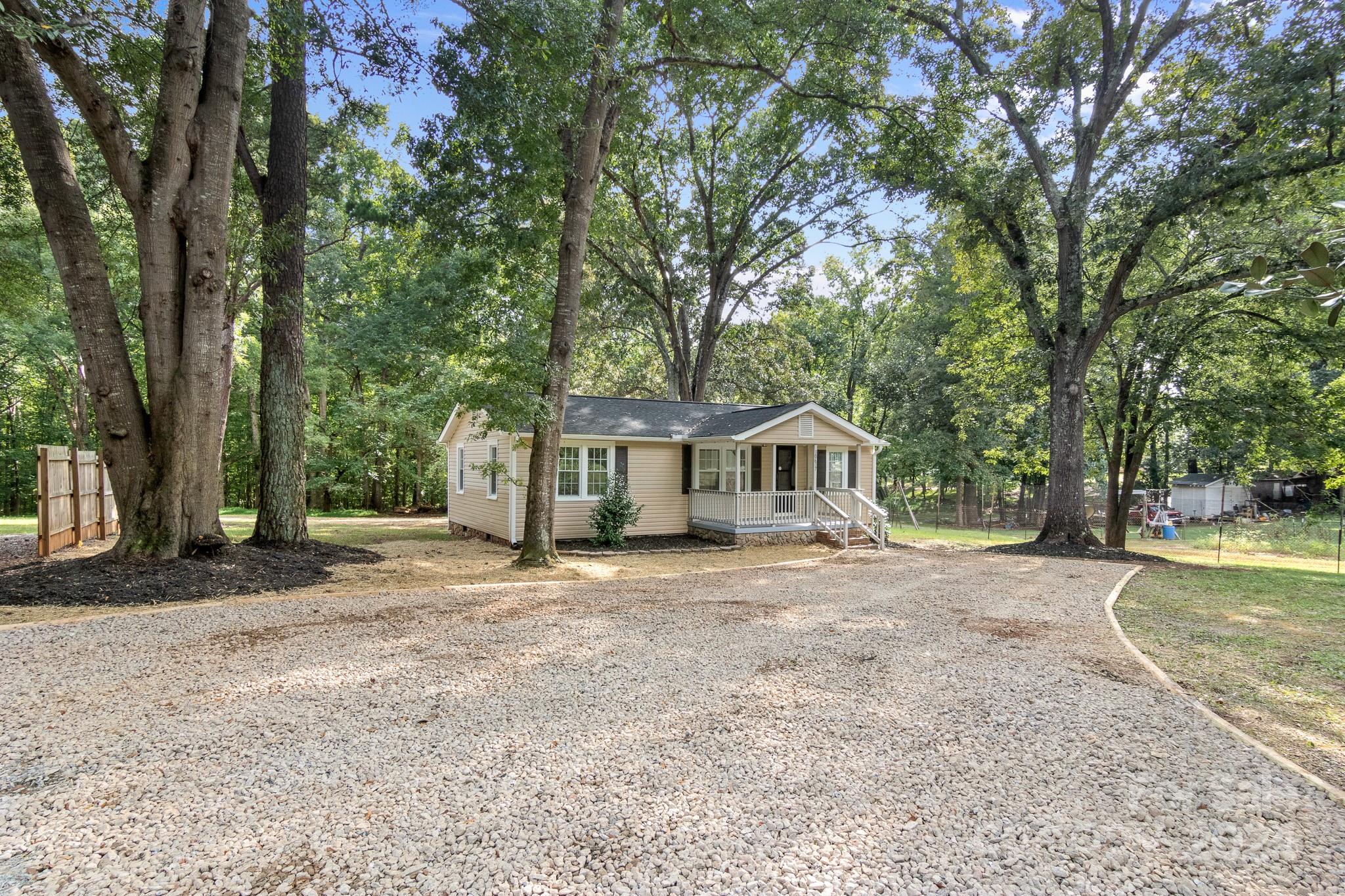 Hunters Pointe - Residential