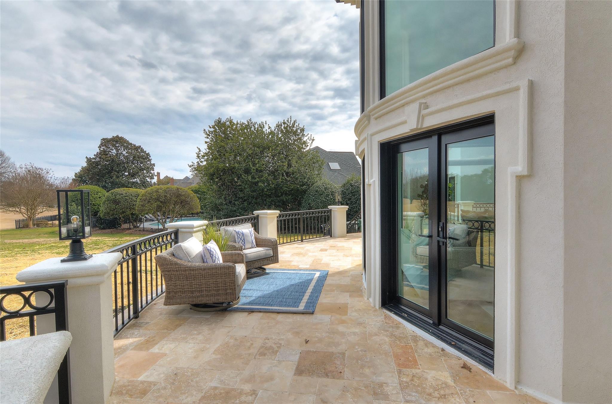 The Peninsula - Residential