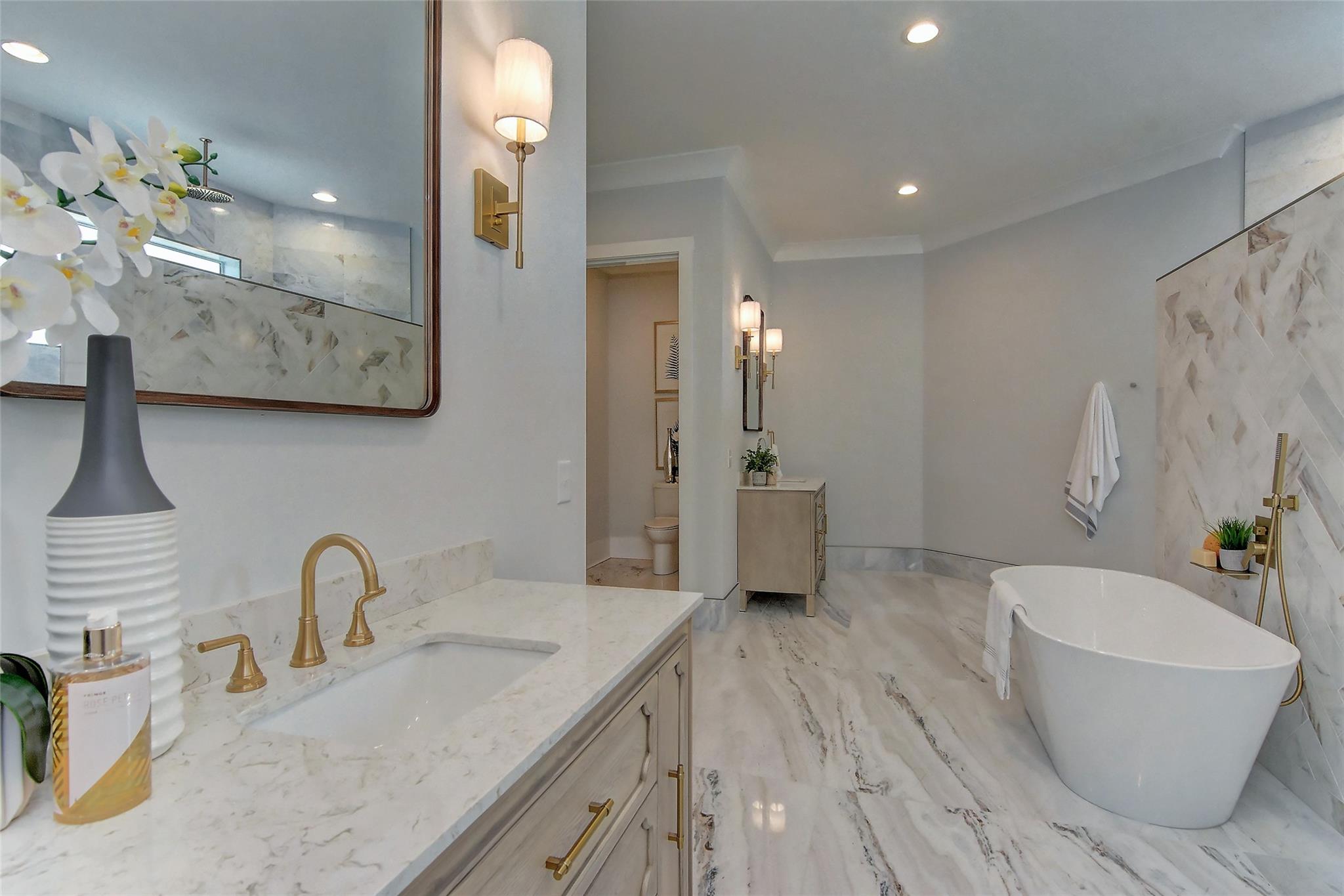 The Peninsula - Residential