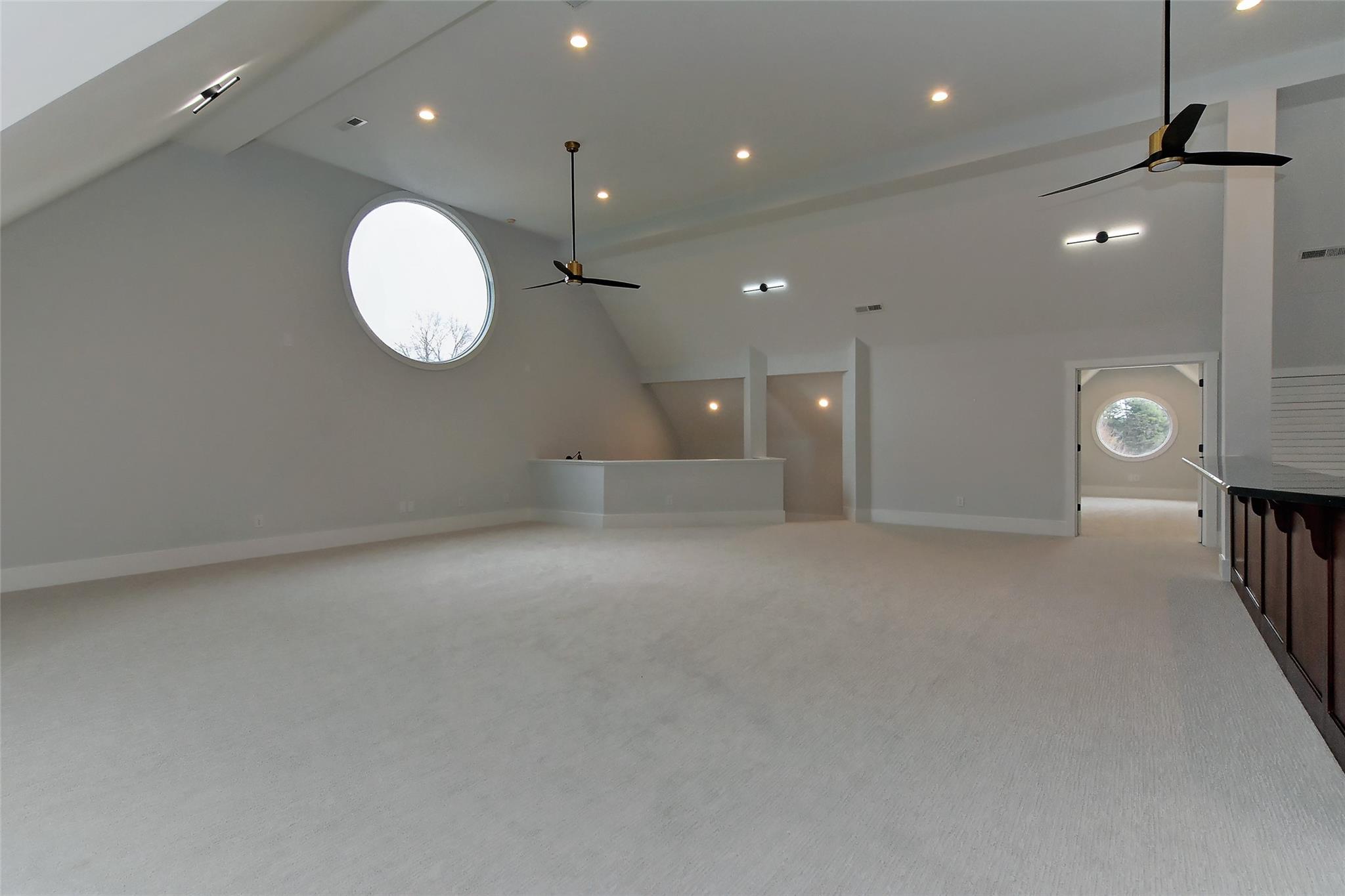 The Peninsula - Residential