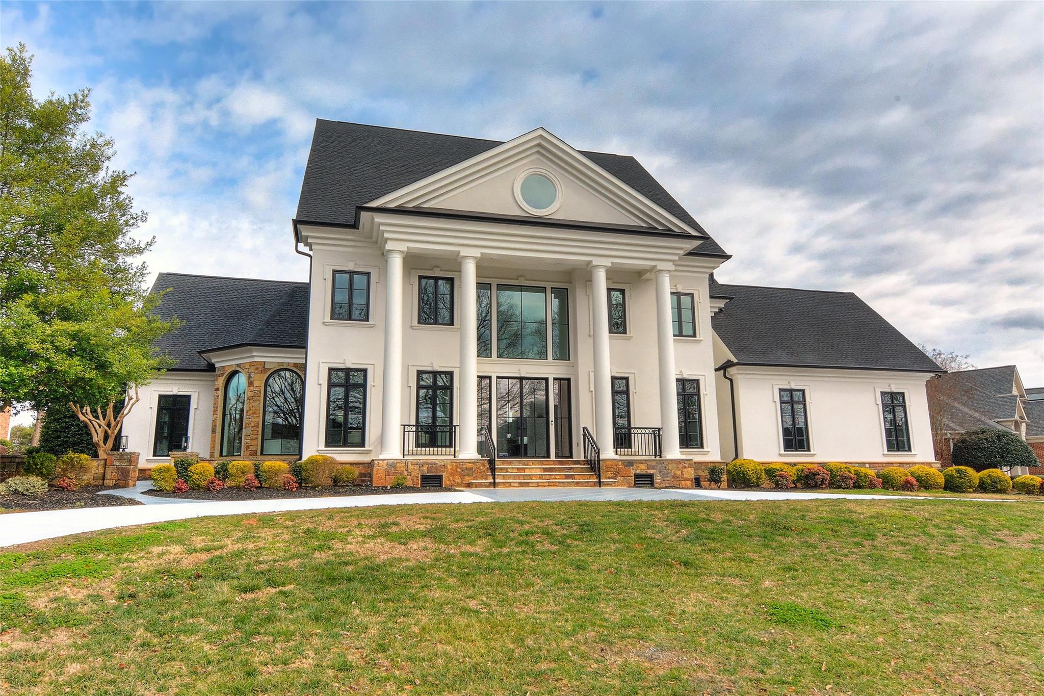 The Peninsula - Residential