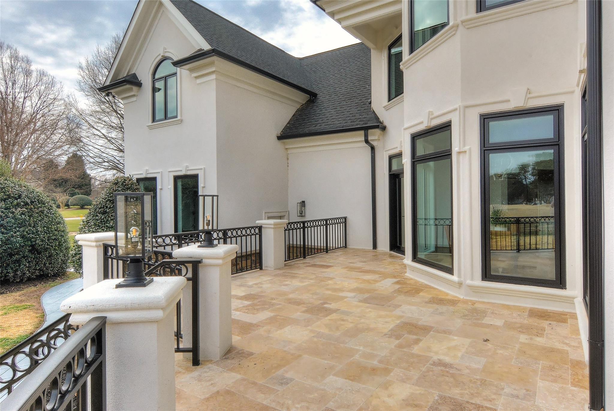 The Peninsula - Residential