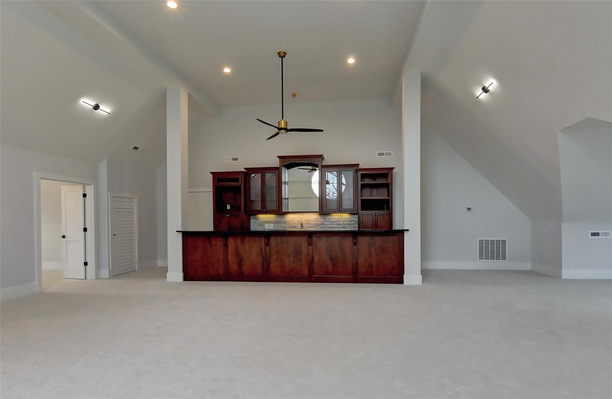 The Peninsula - Residential