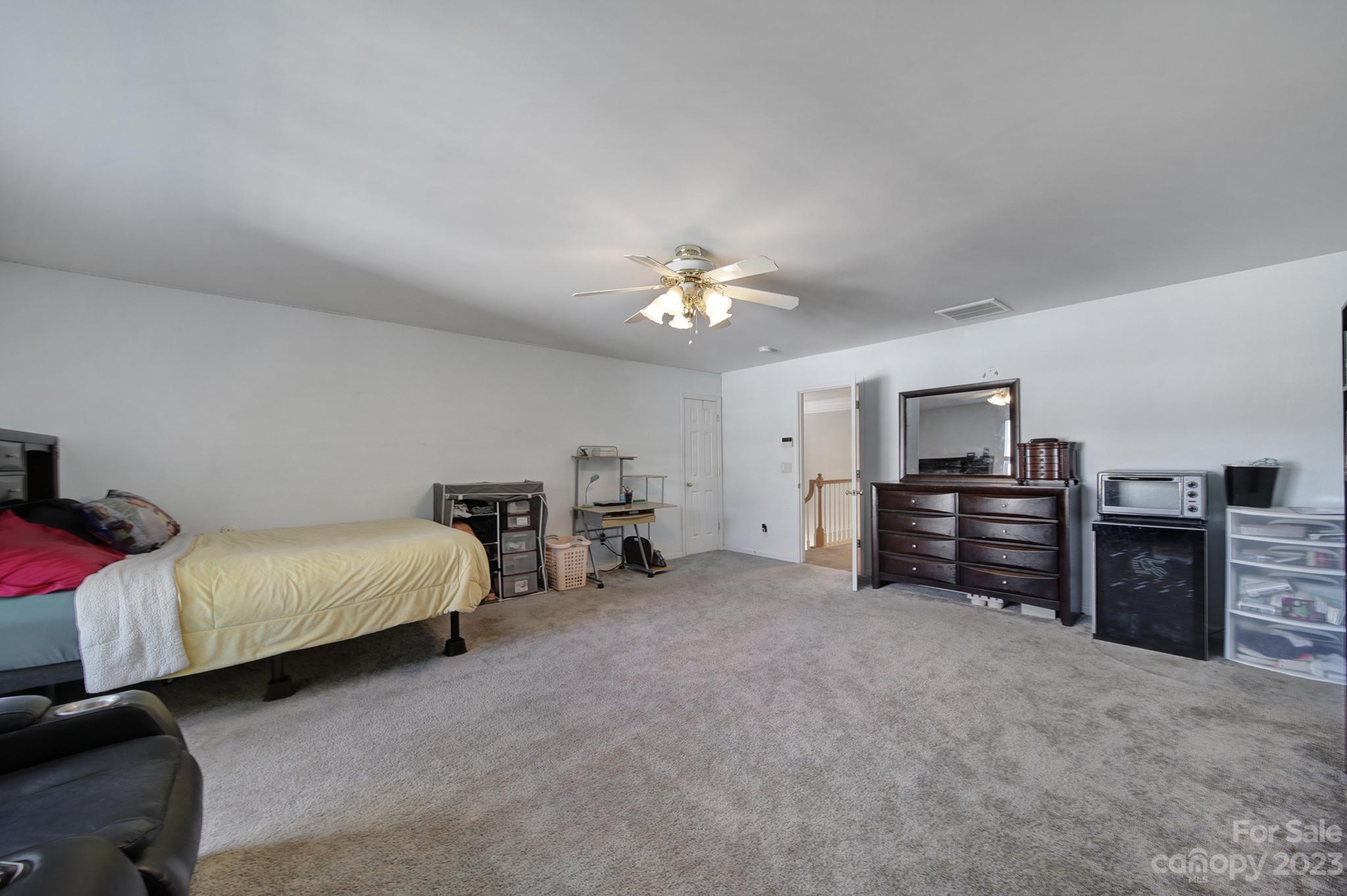 Hallmark Glen - Residential