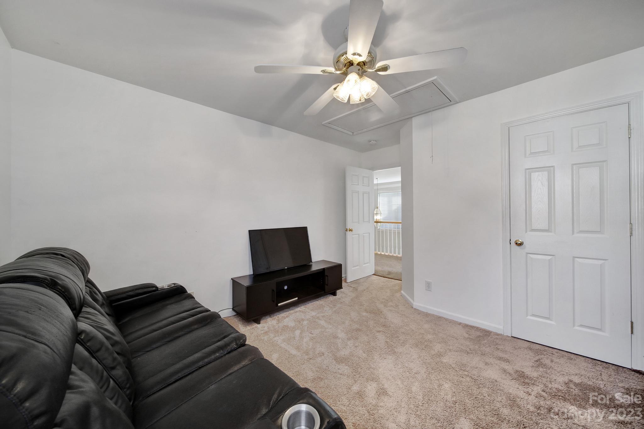 Hallmark Glen - Residential