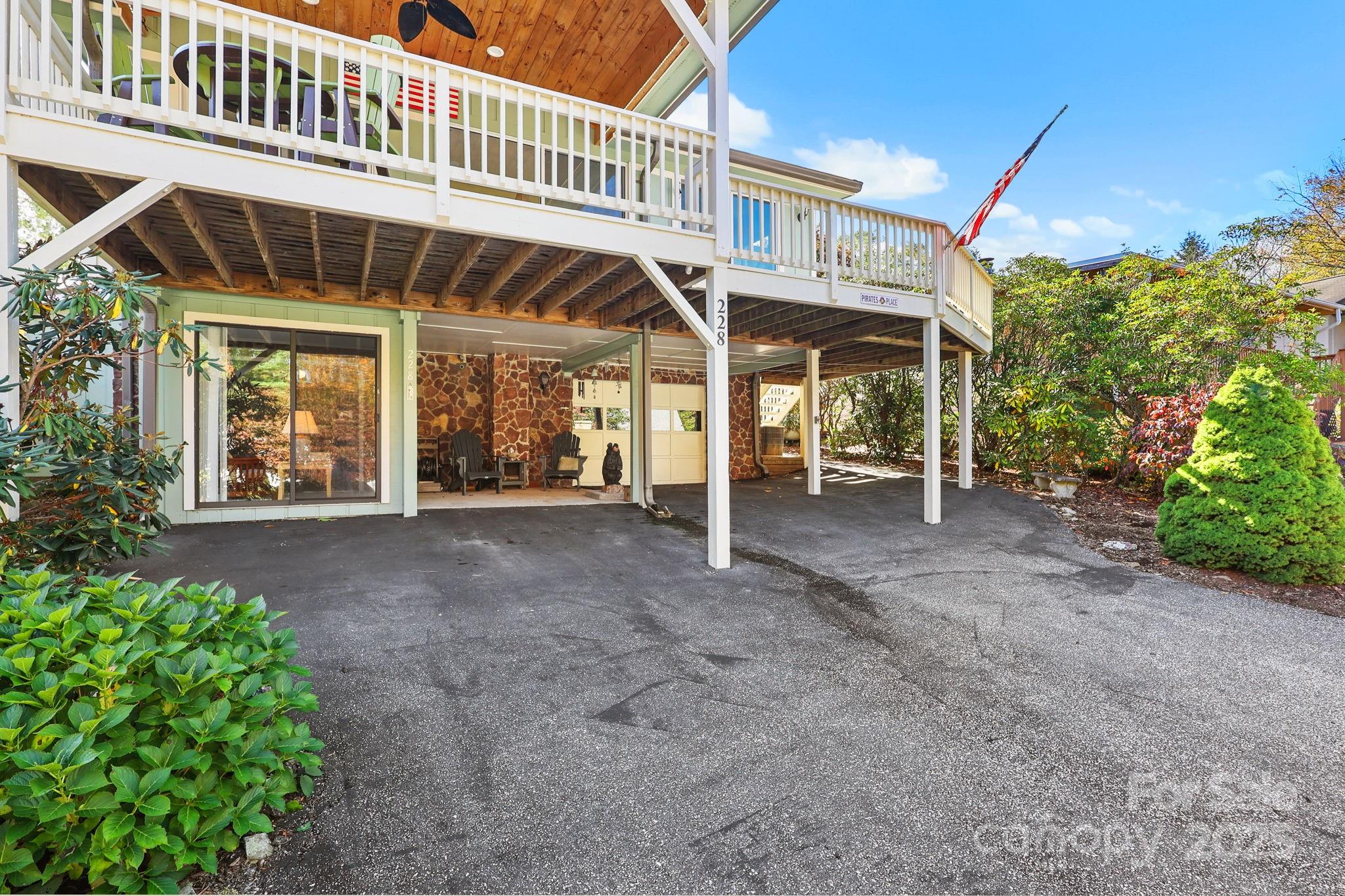 Linville Land Harbor - Residential