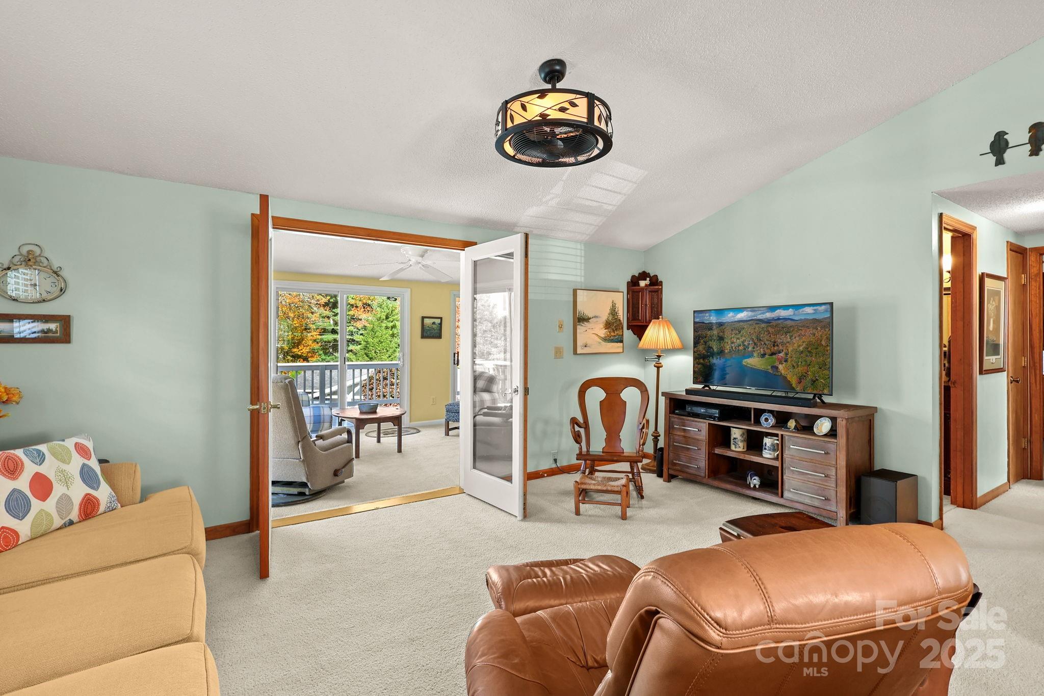 Linville Land Harbor - Residential