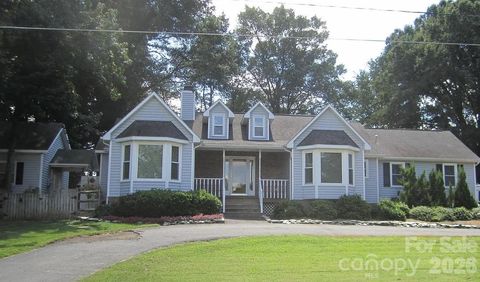 Photo of 21133 Rio Oro Drive, Cornelius, NC 28031 (MLS # 4340378)