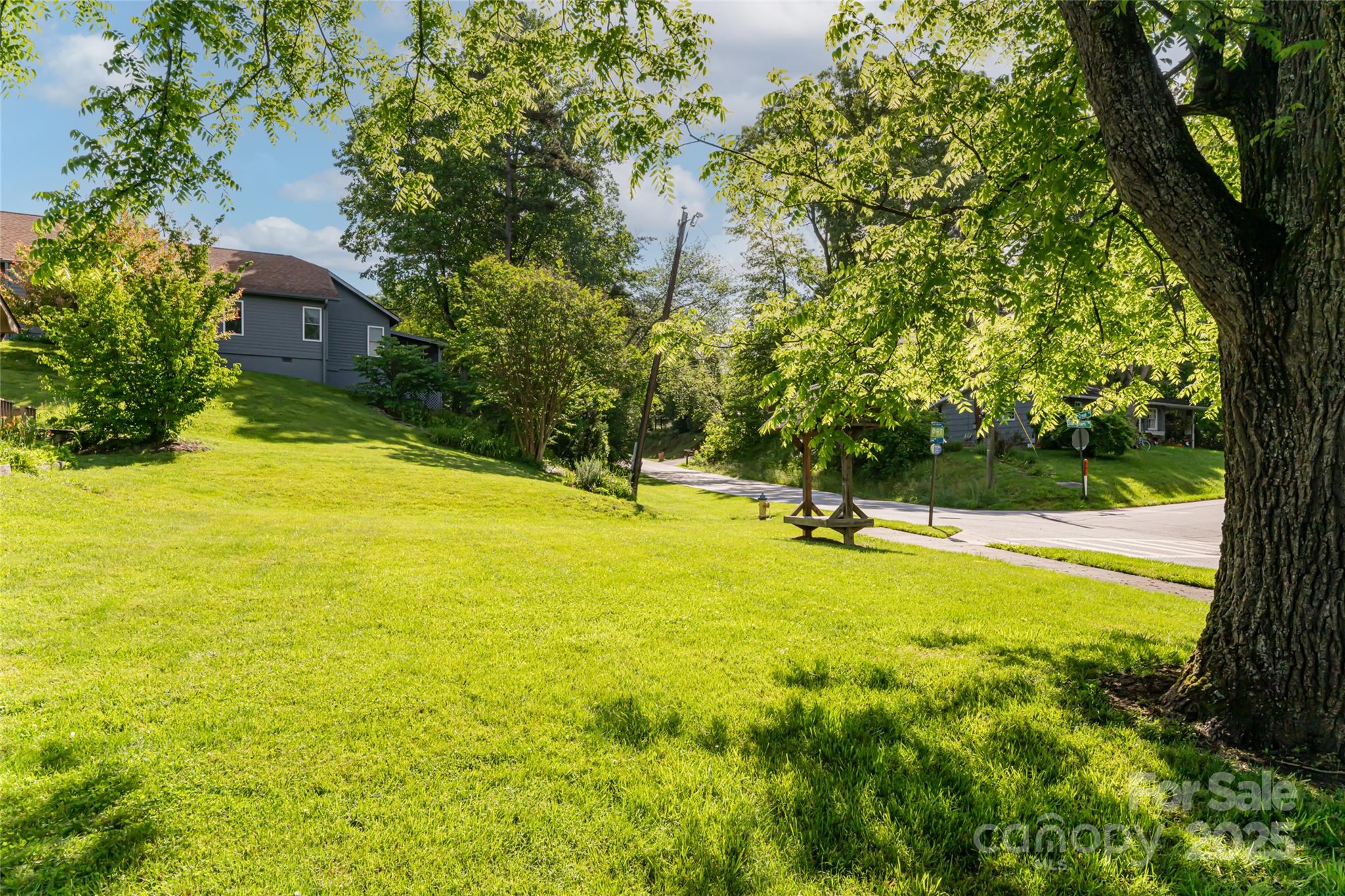 8 Greenbriar Court B