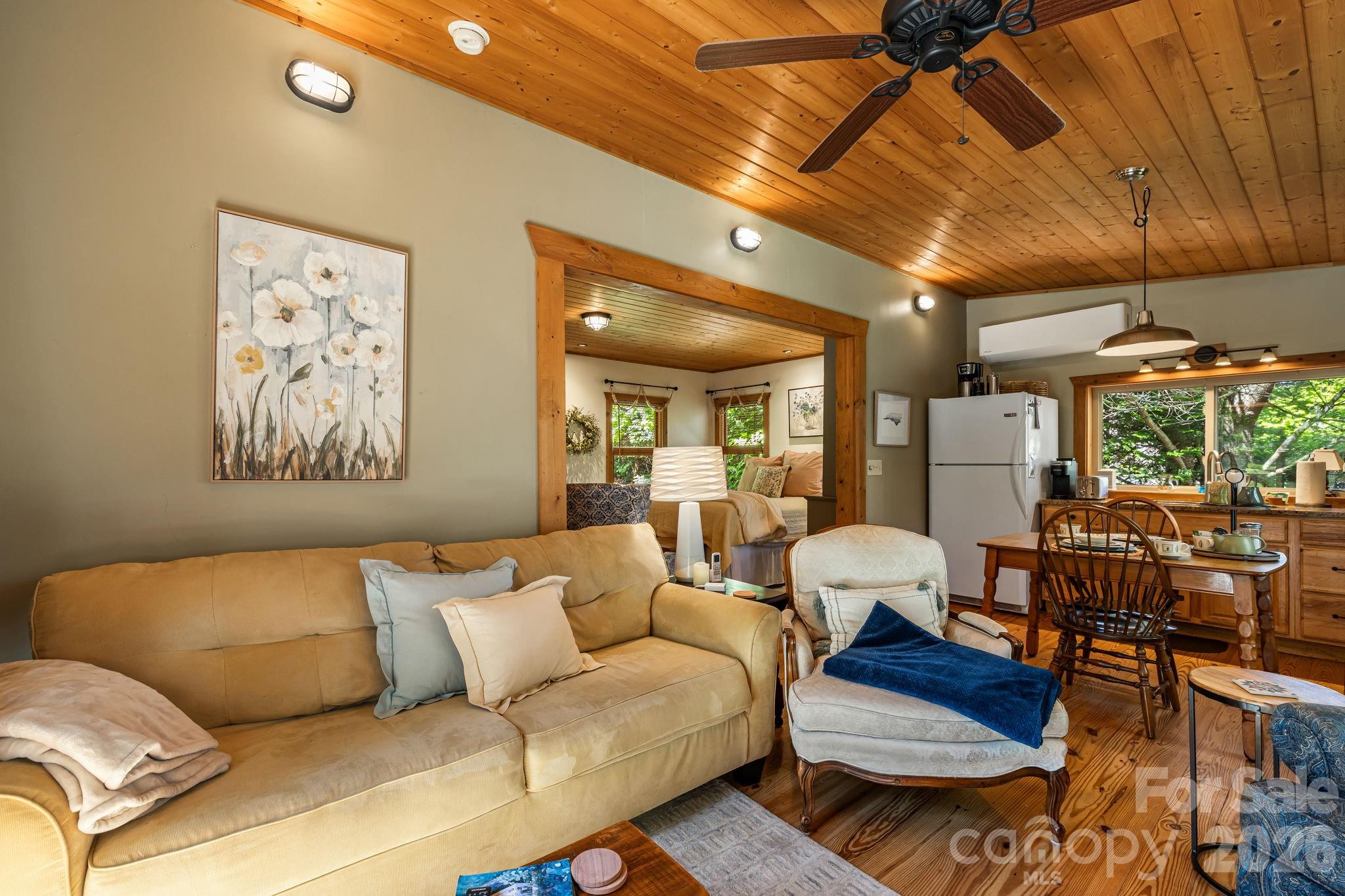 107  111 Hougie Heaven Lane