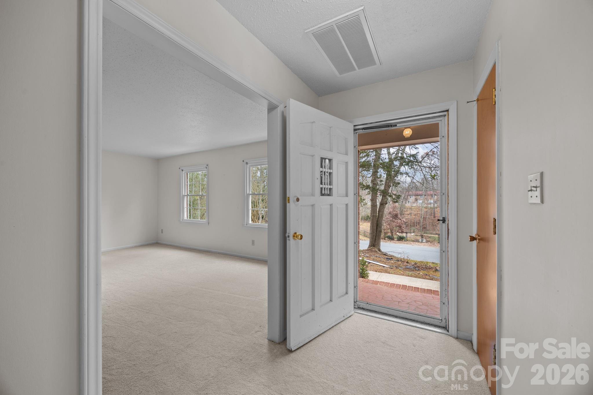 1045 S Magnolia Street