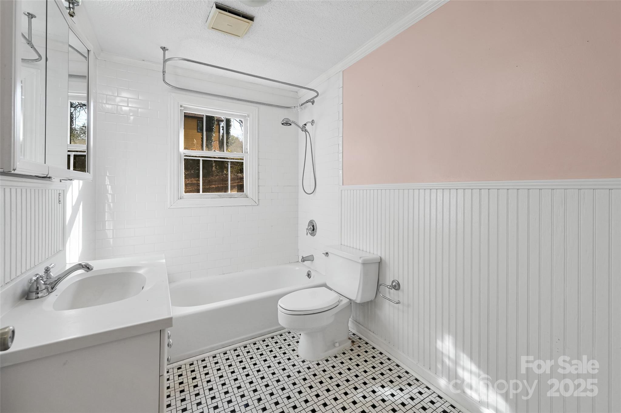 Royal Pines - Residential