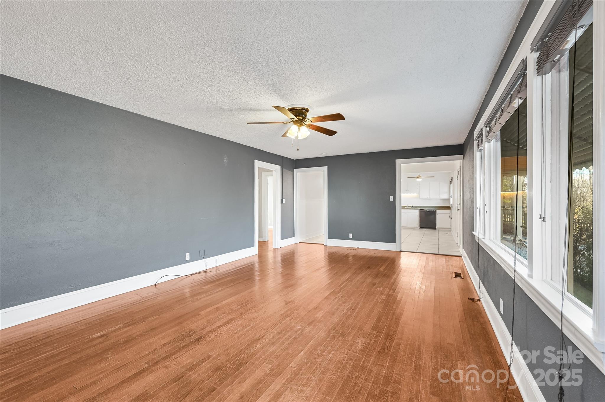 Royal Pines - Residential