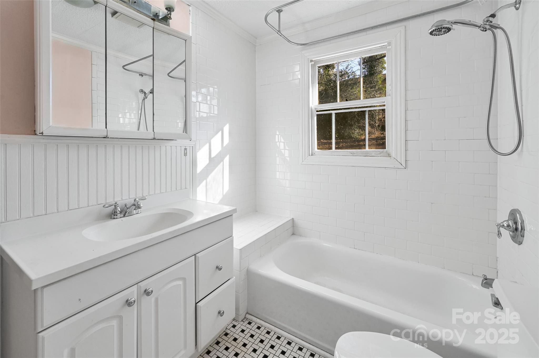 Royal Pines - Residential