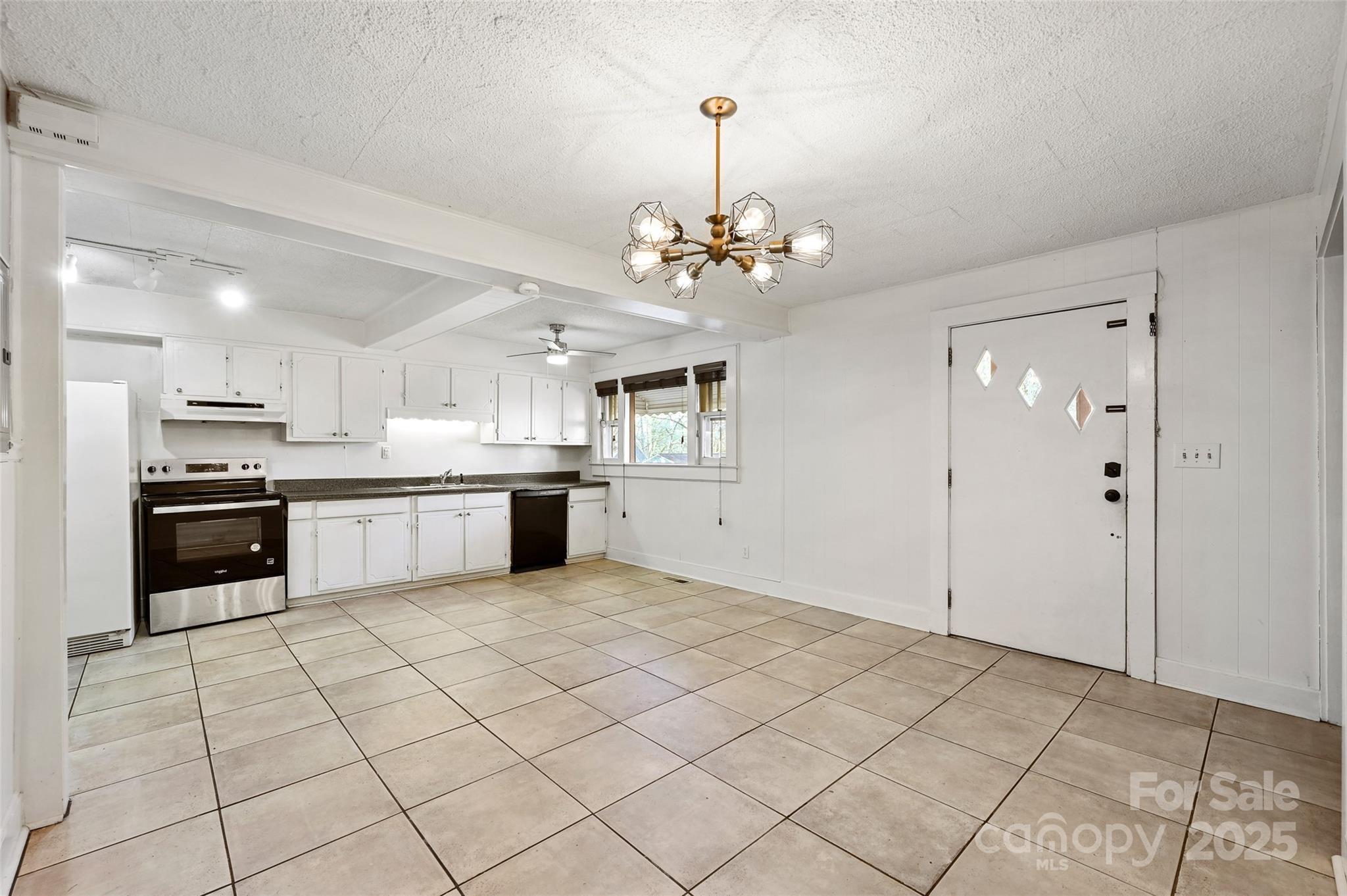 Royal Pines - Residential