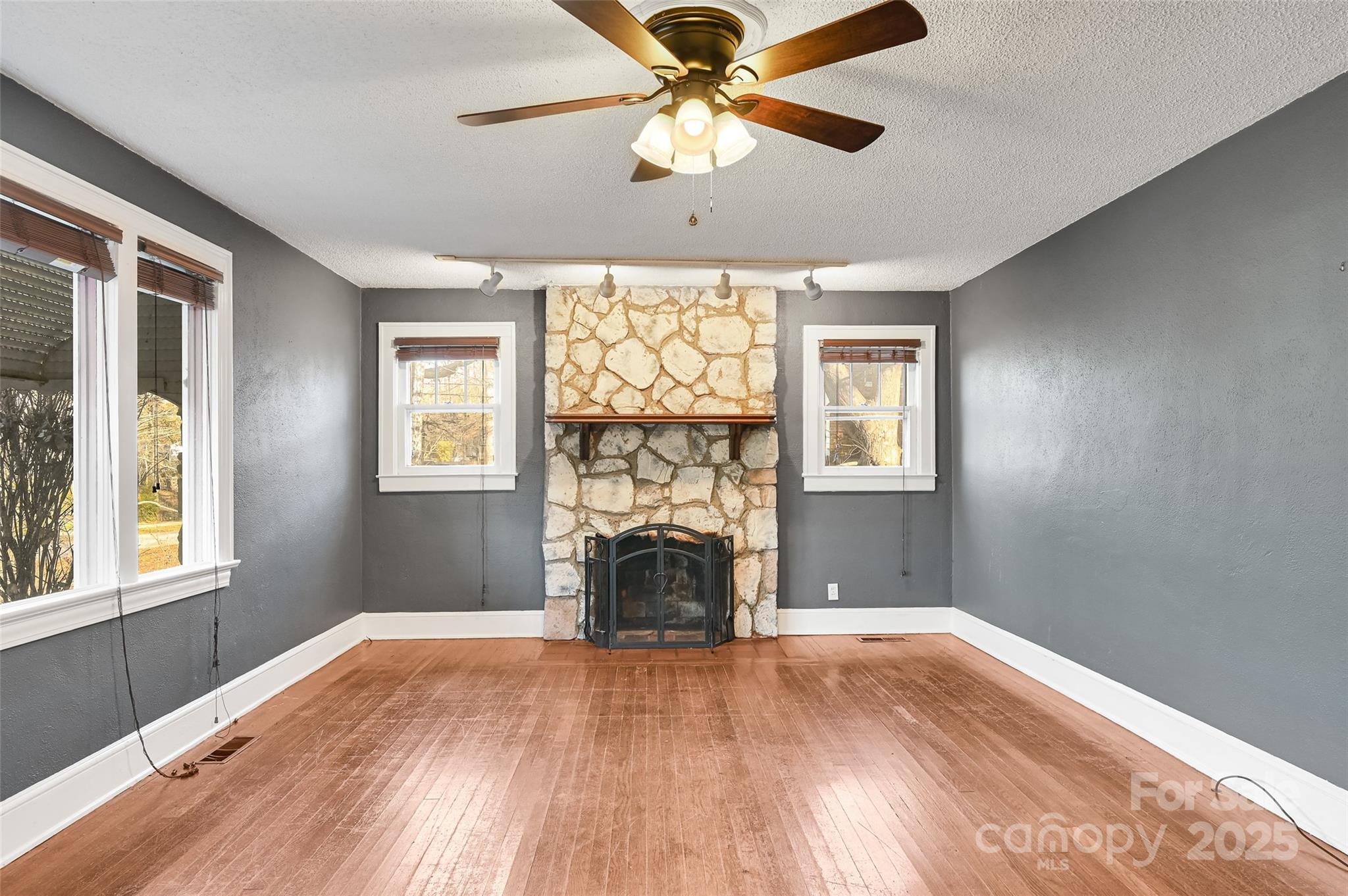 Royal Pines - Residential