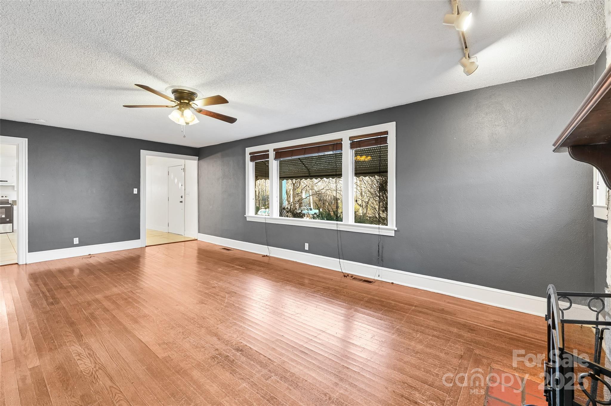 Royal Pines - Residential