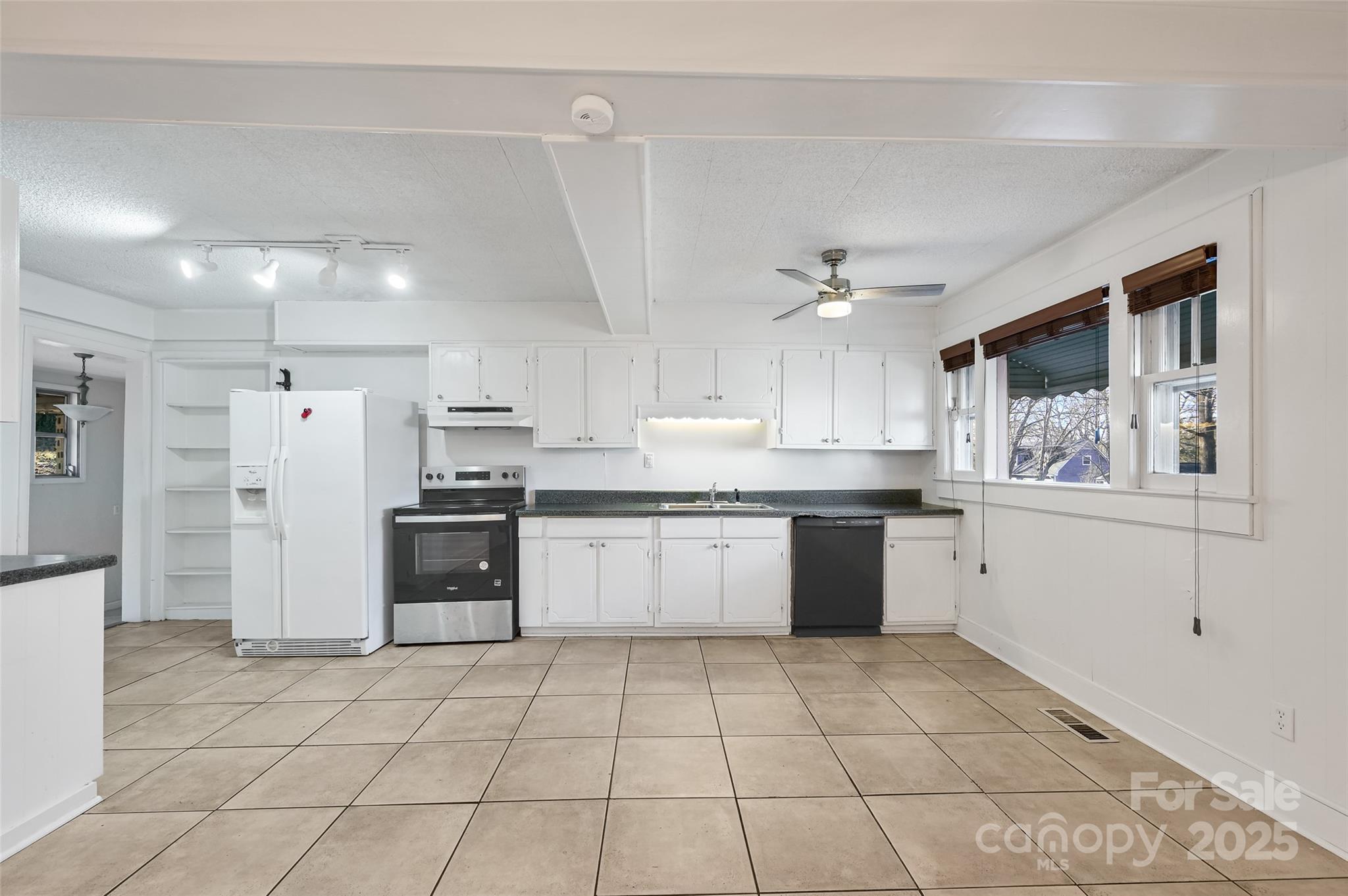 Royal Pines - Residential