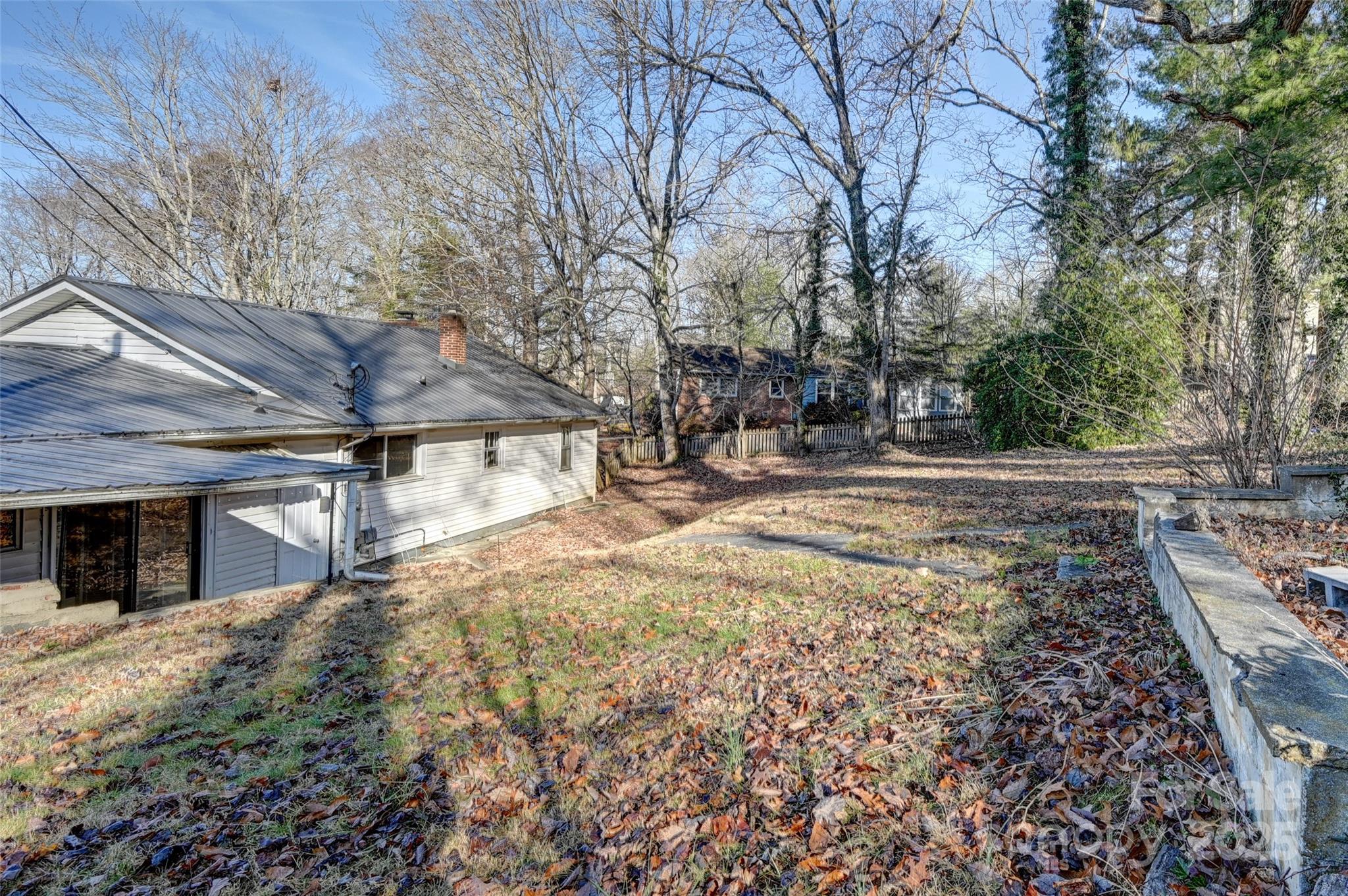 Royal Pines - Residential