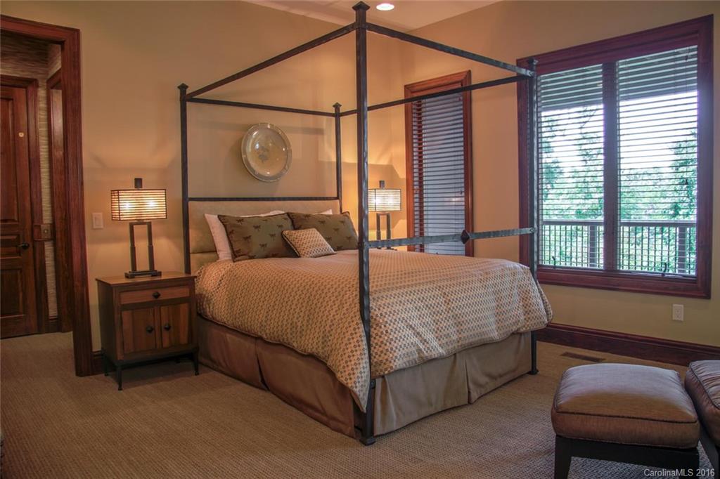 Reynolds Mountain - Residential