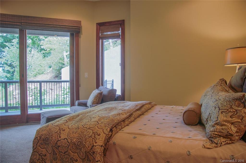 Reynolds Mountain - Residential