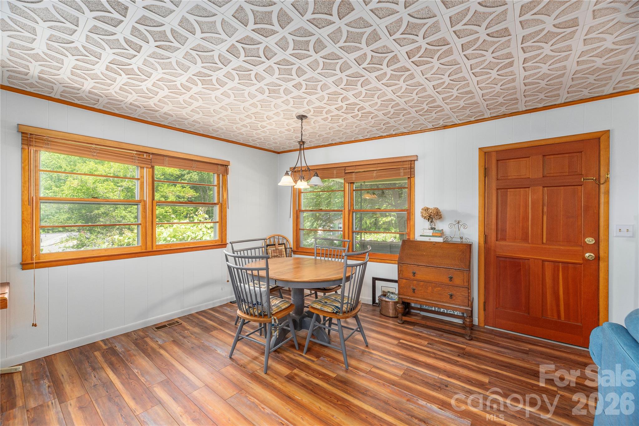 868 Cabin Flats Road