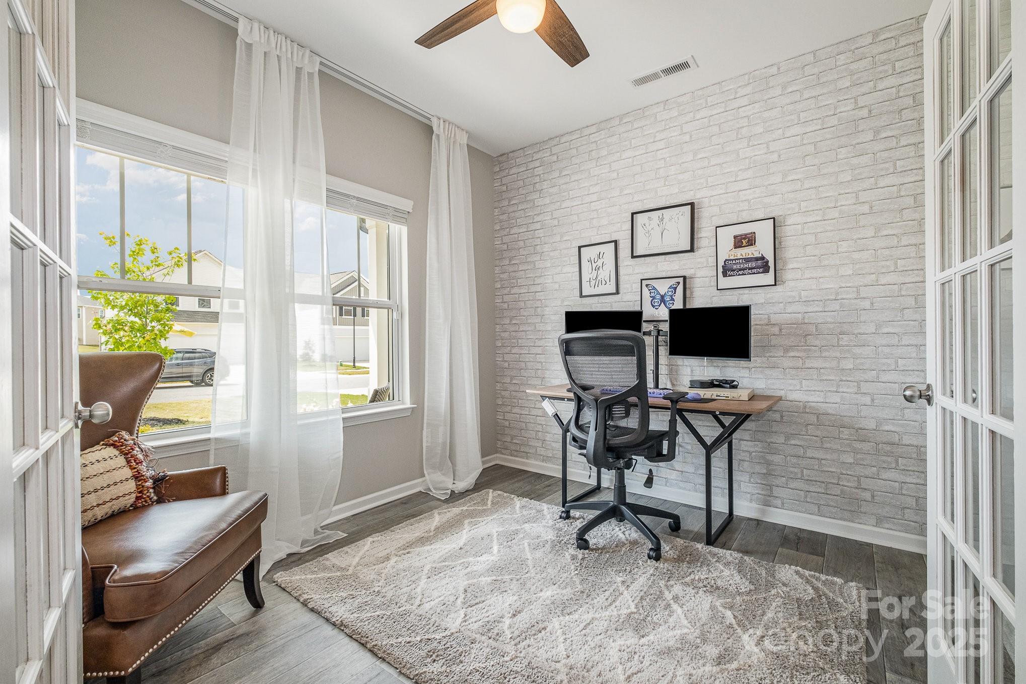 1121 Freeman View Drive
