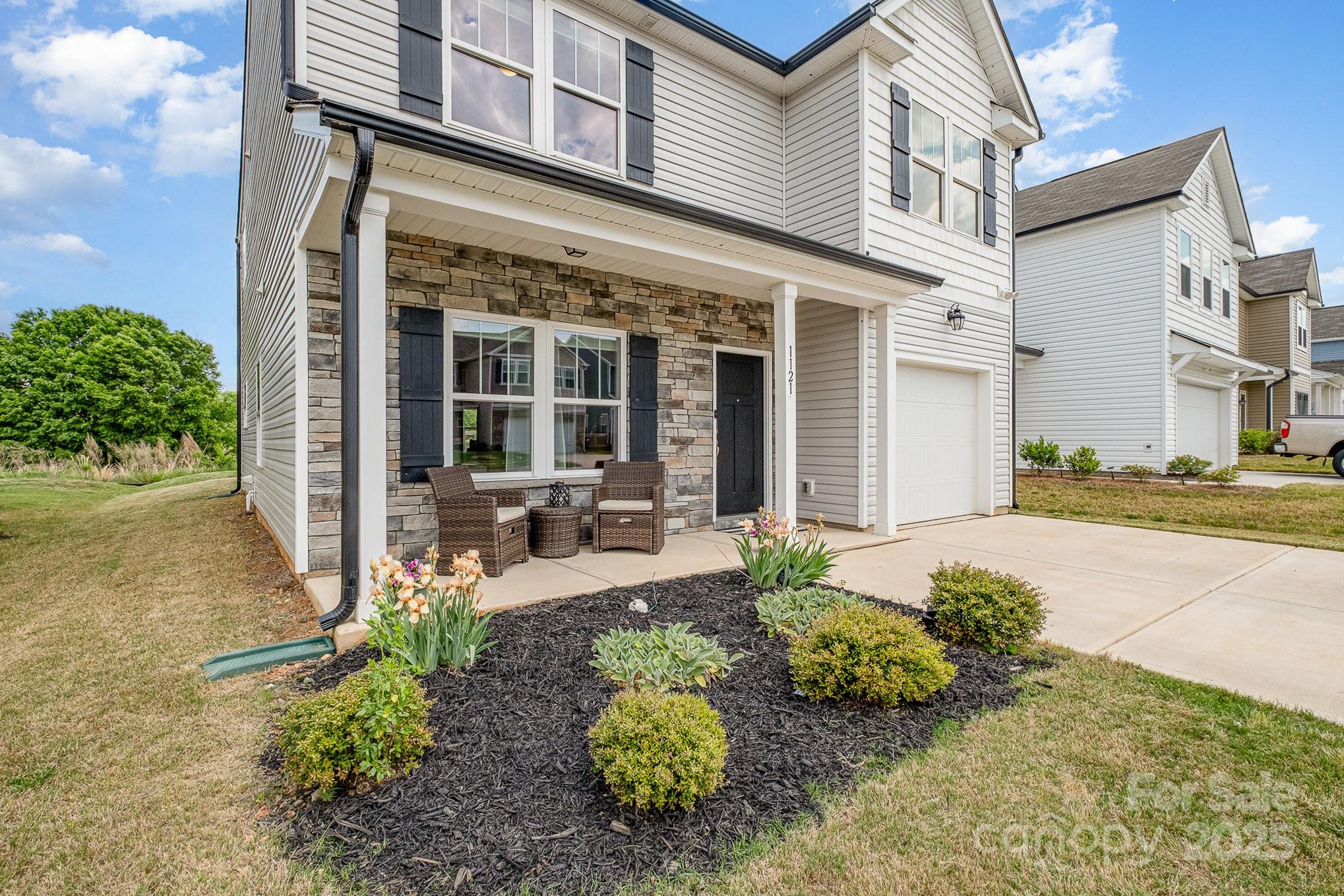 1121 Freeman View Drive