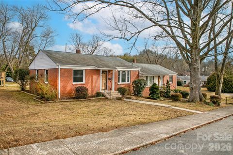 Photo of 19 Trowbridge Lane, Brevard, NC 28712 (MLS # 4342607)