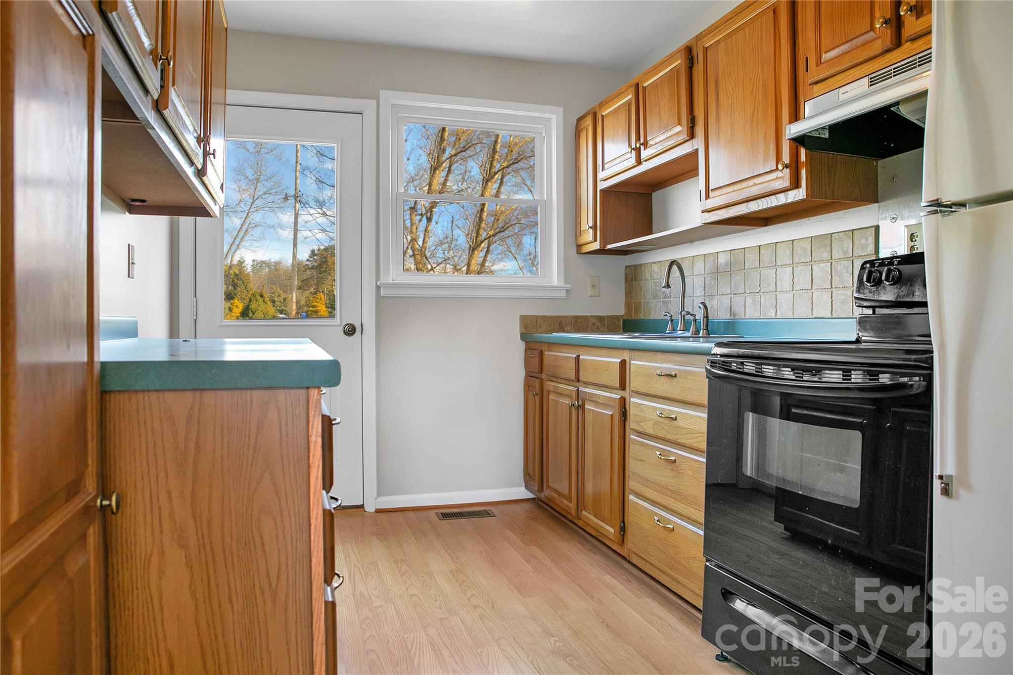 Sapphire Manor - Residential