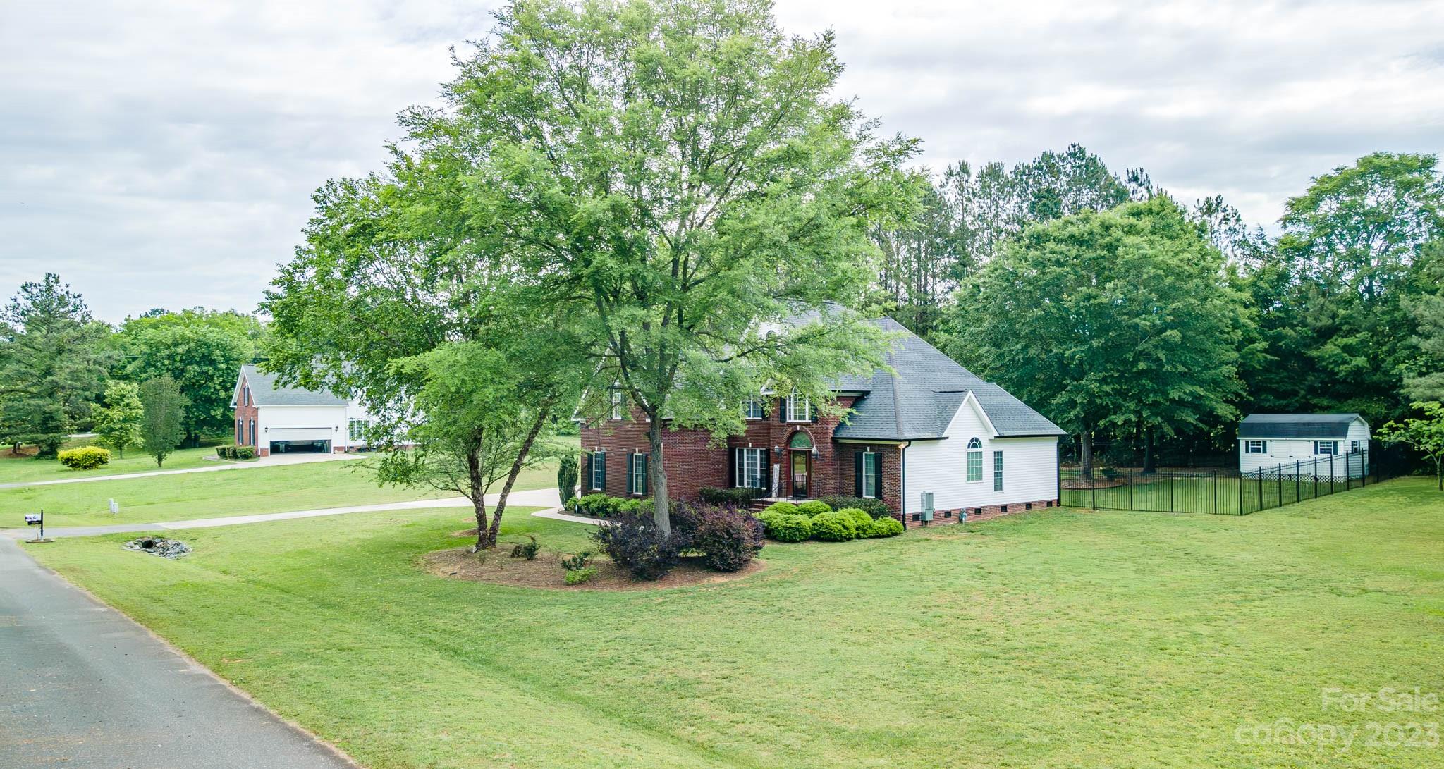 The Lakes At Derby Downs - Residential