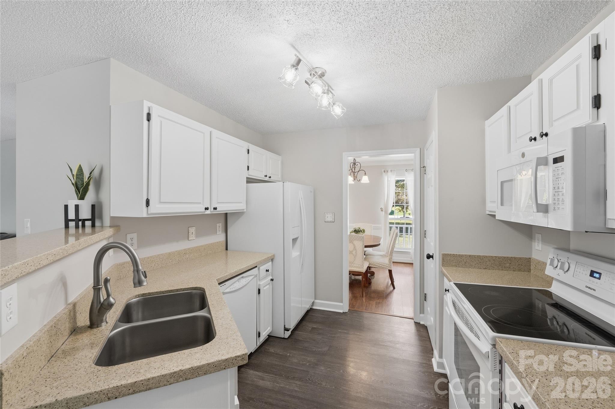 5038 Scaleybark Court