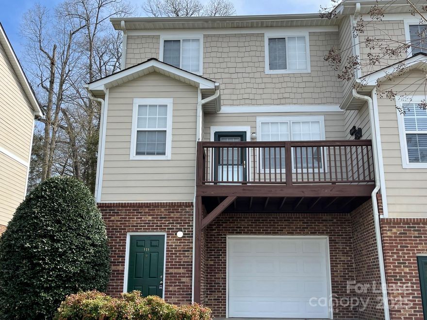 Great location in a desirable neighborhood, this 3 bed and 2.5 bath townhouse offer great layout with good-sized bedrooms and bathrooms, kitchen with plenty of counter and cabinet space, oversize garage and a spacious yard. Deck on front and back side. pet friendly.
Convenient location to the interstate, shopping and restaurants. Sunridge Place has a pool, picnic park, nature trail and pond. Tenant is responsible for all utilities and the HOA maintains the exterior lawn and landscaping areas.