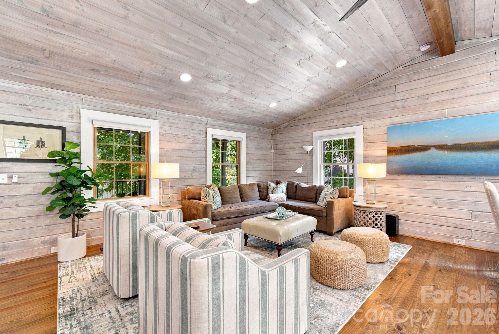 9428 Windygap Road