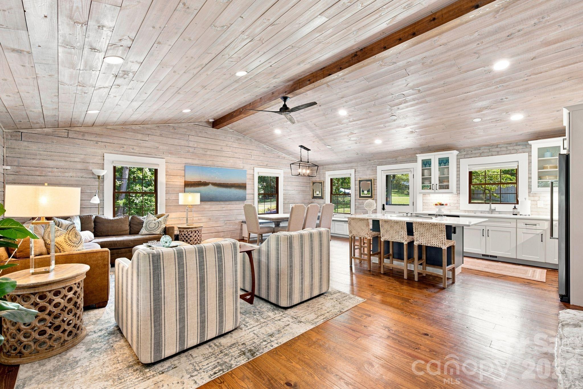 9428 Windygap Road