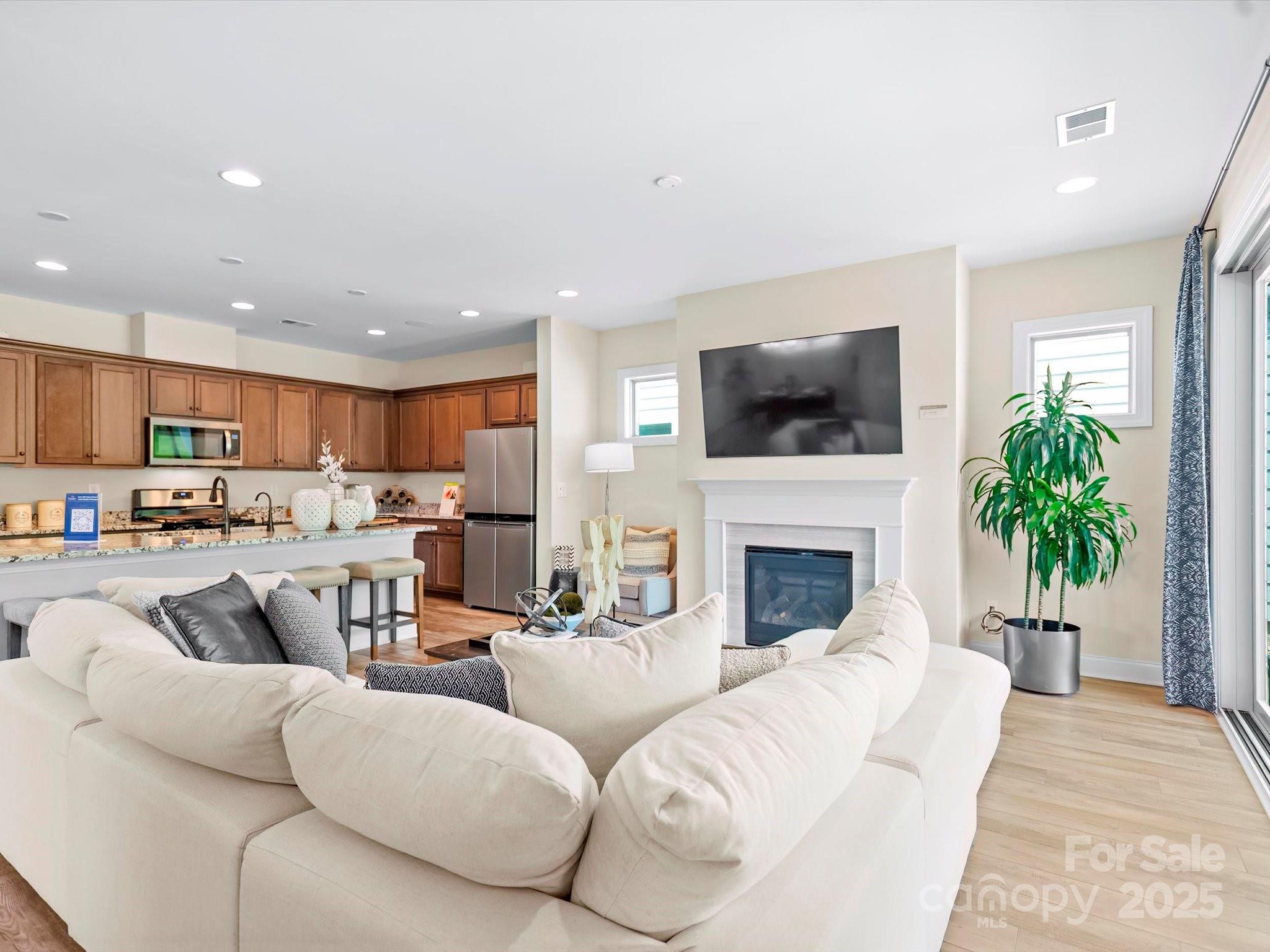 5412 Ellicott Rock Court 1