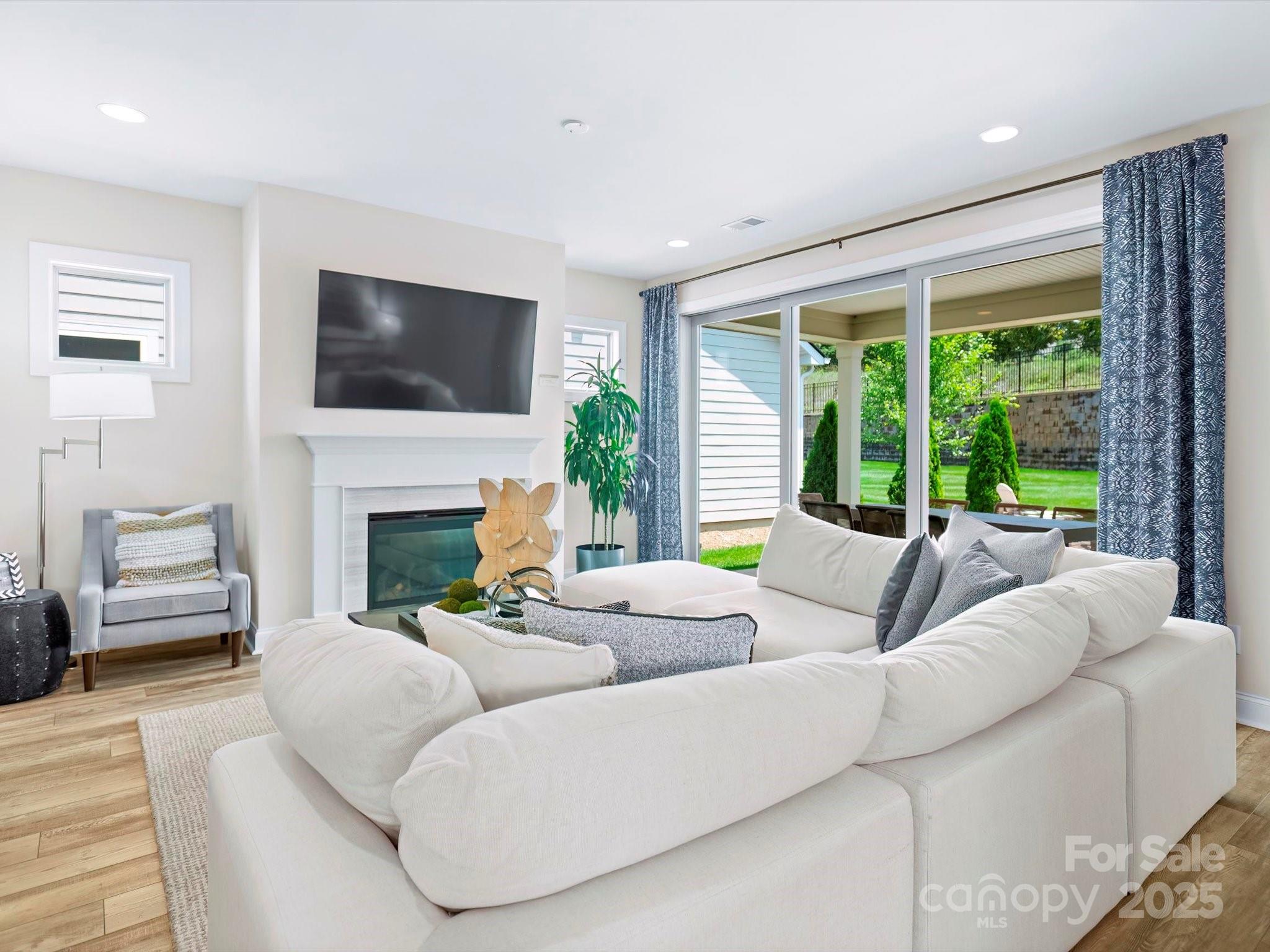 5412 Ellicott Rock Court 1