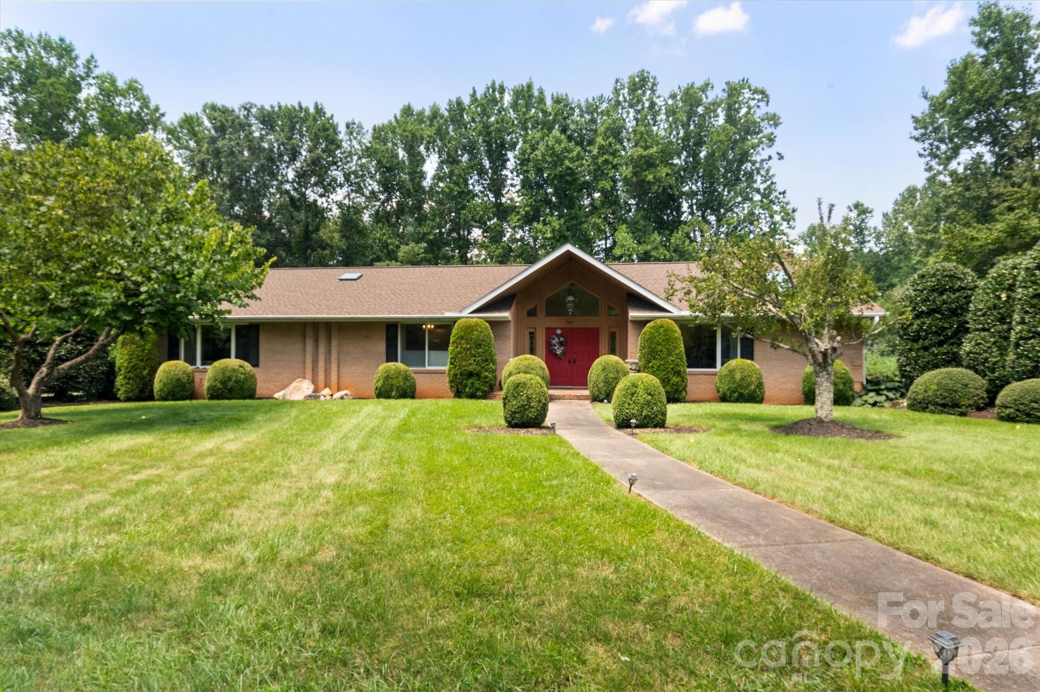 12 Highlander Lane, Hendersonville, NC, 28792