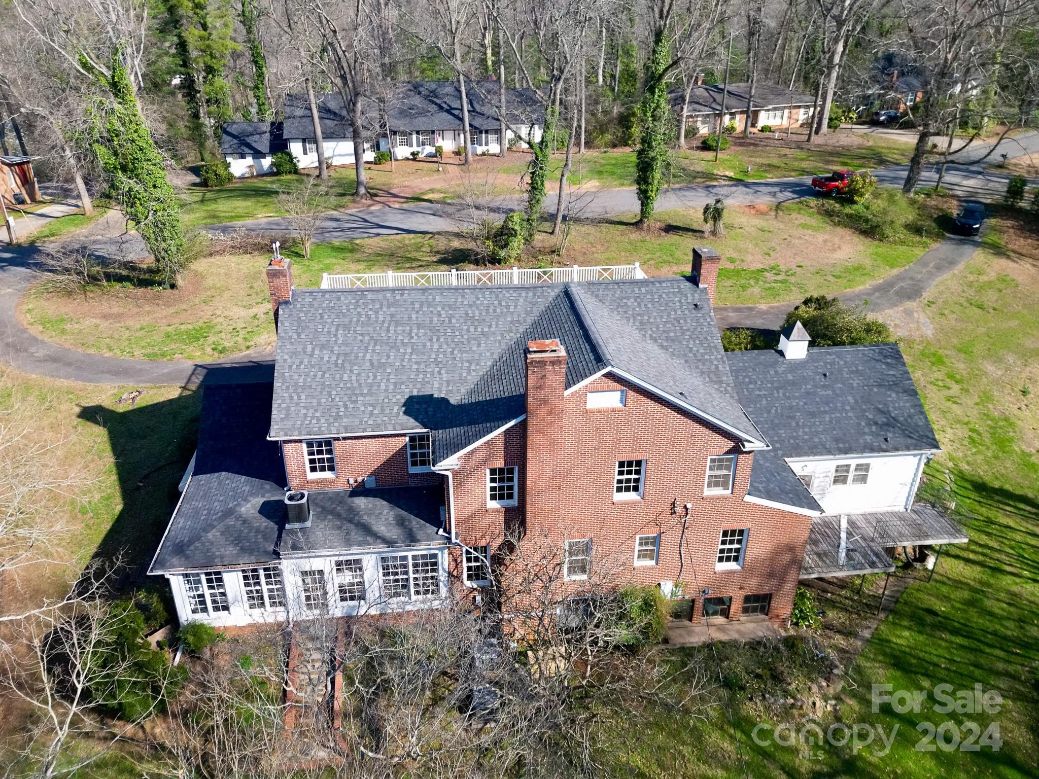 615 Peach Street