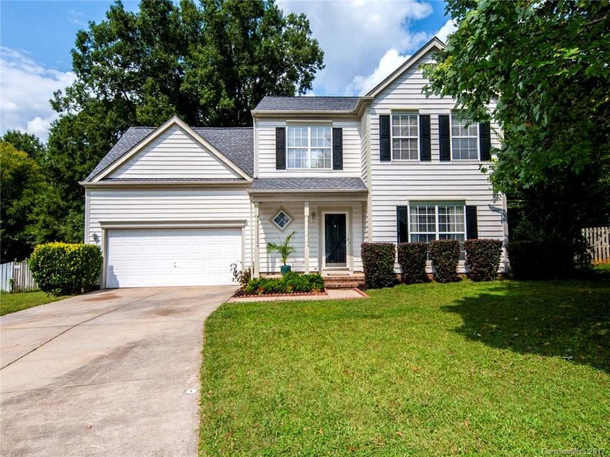 Large dinning room and even bigger kitchen with breakfast bar and breakfast nook. Step out onto your huge deck and look upon your trees in your fenced in backyard. This deck is perfect for those who love to entertain. Upstairs there are 3 bedrooms and a bonus room, that can easily be a 4th bedroom. The master bedroom is large with a full bath & dual vanity sinks, separate shower/tub, and the commode is tucked away in it's own closet. Convenient to major interstates and Rivergate Shopping Center.