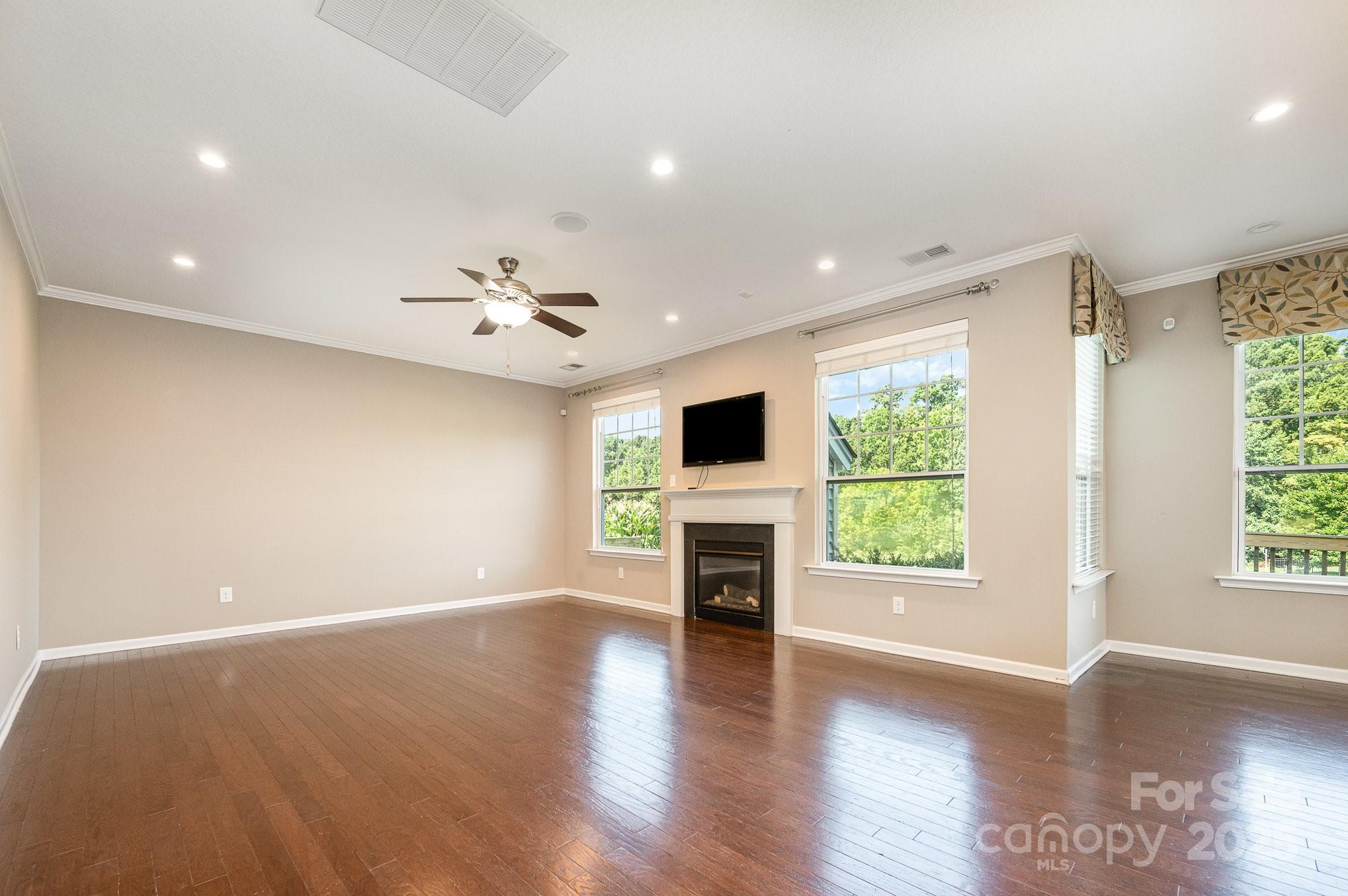 14836 Brotherly Lane