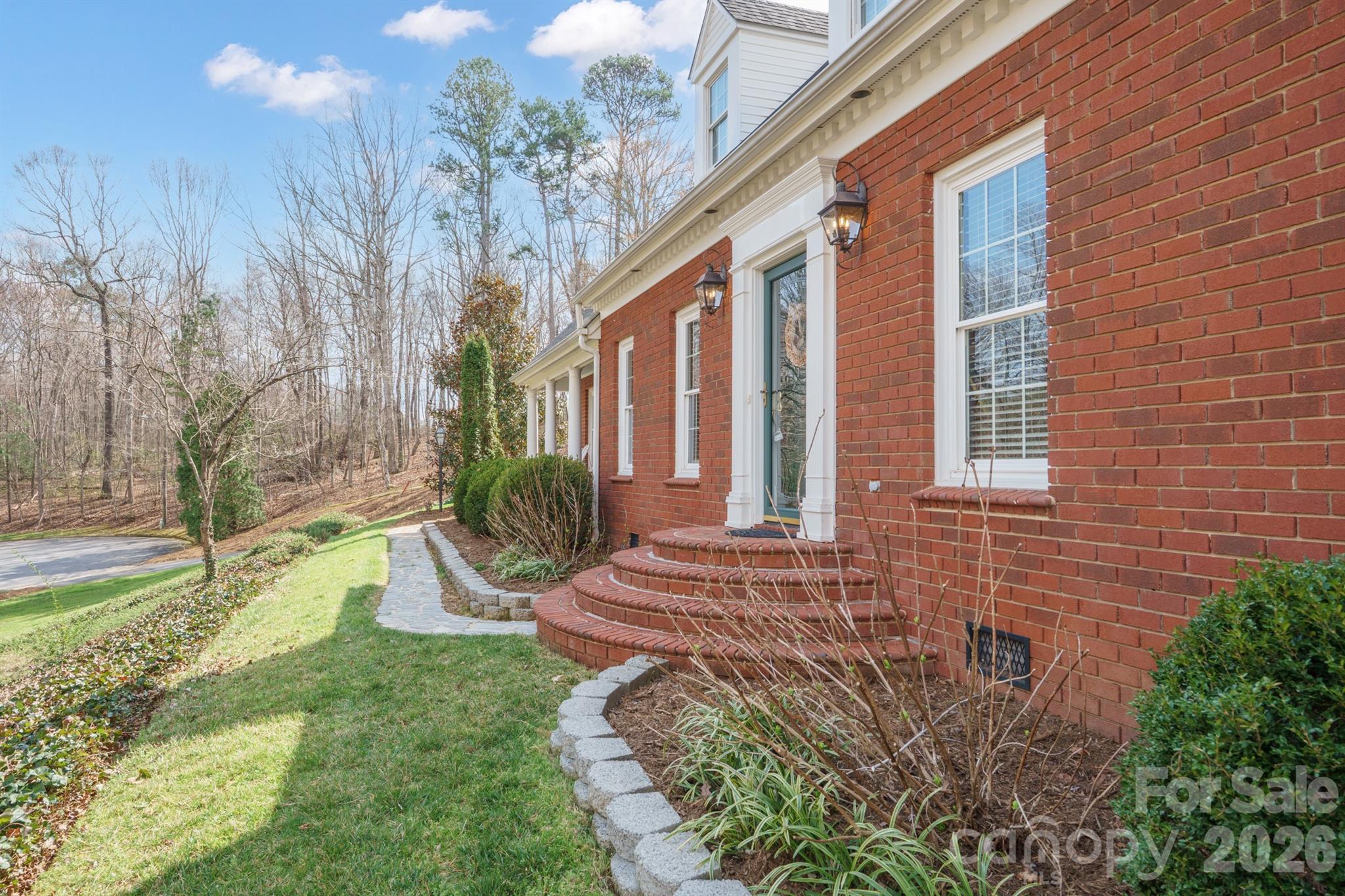 4125 Hideaway Court NE