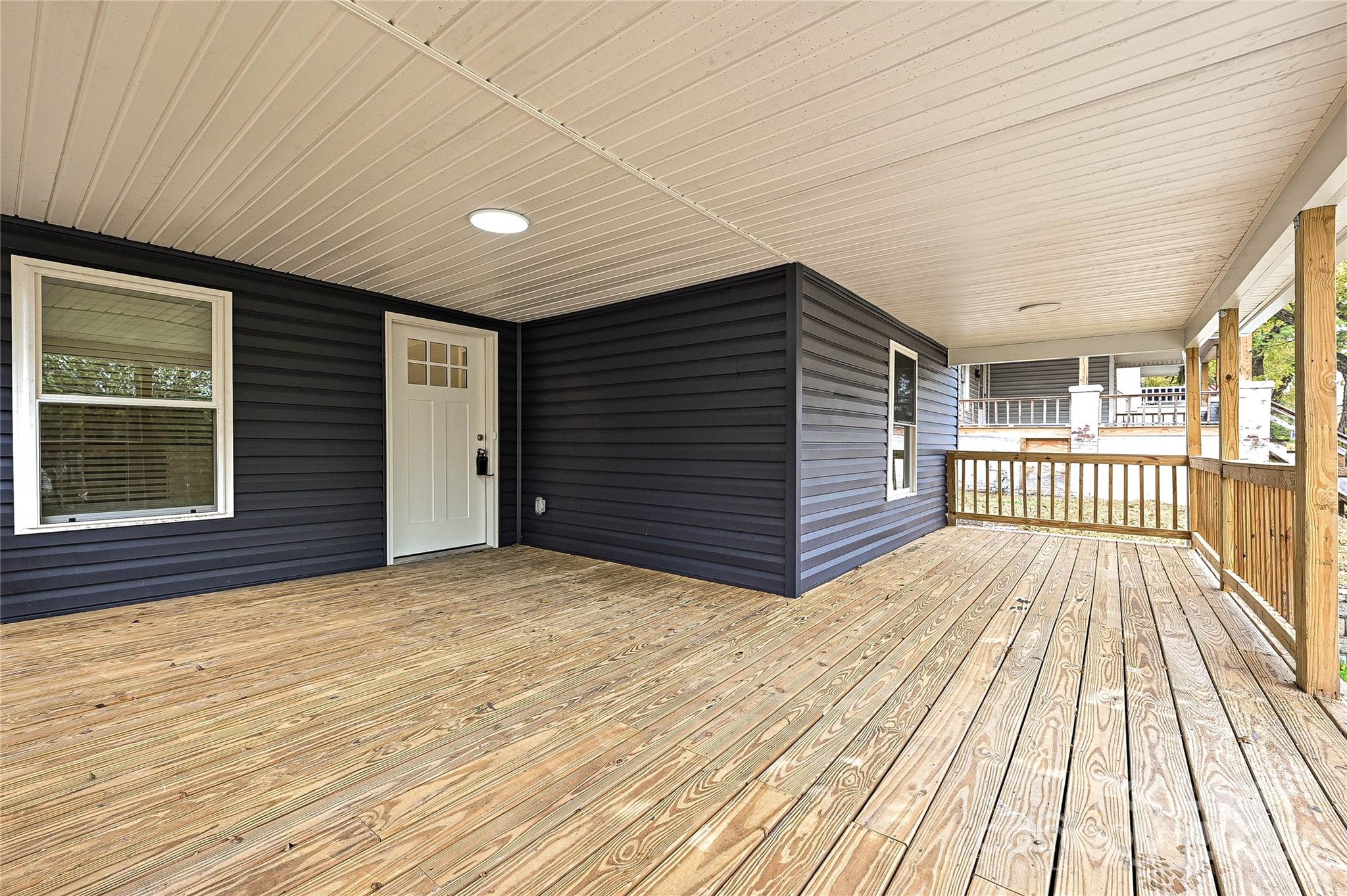 117 W Henderson Street